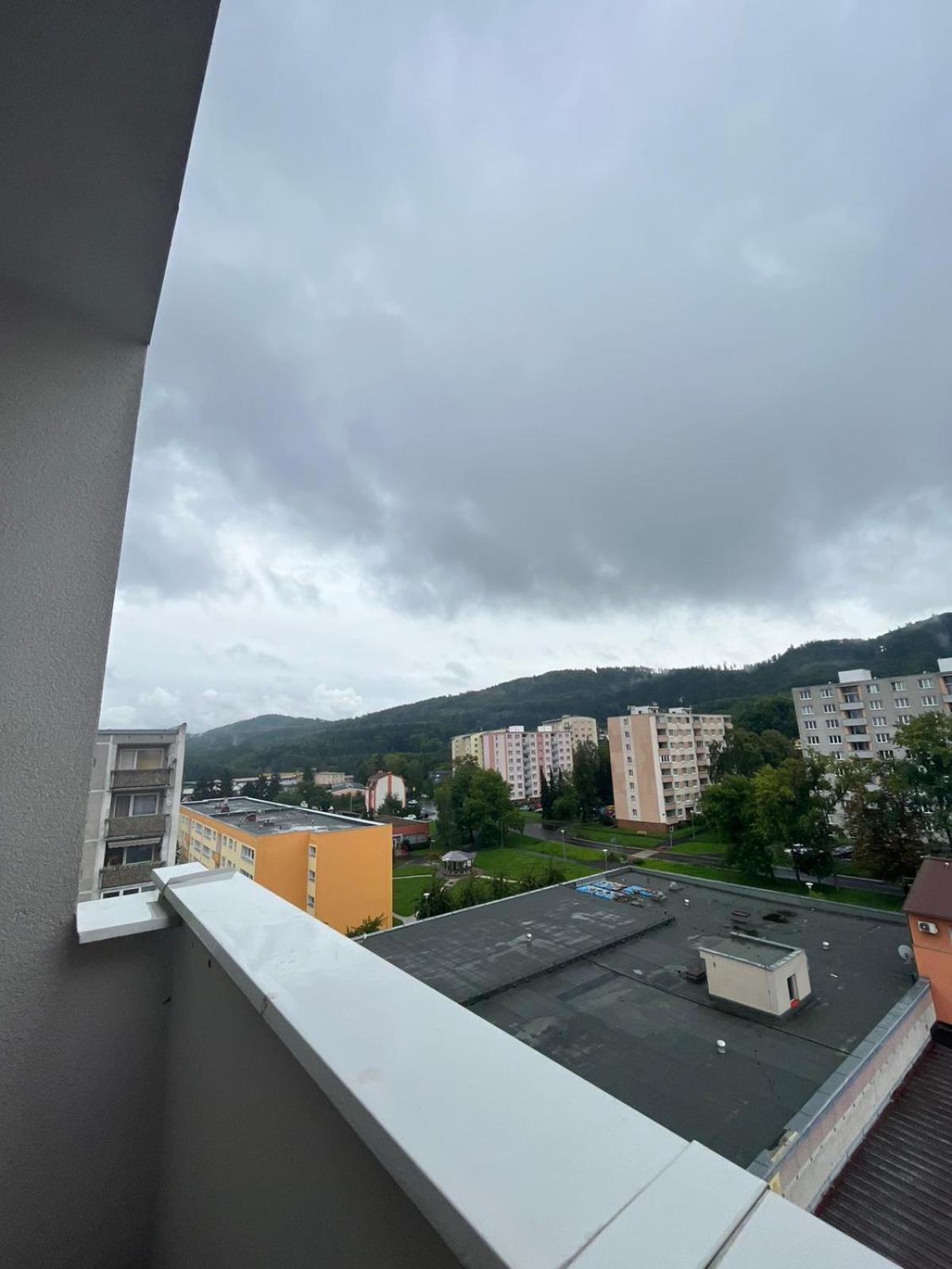 Apartmens Kv Karlovy Vary Luaran gambar